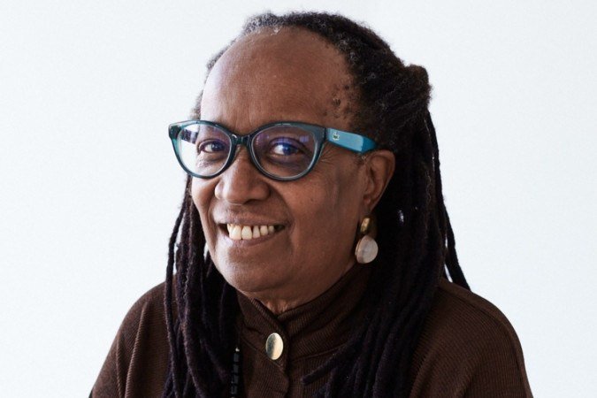 Escritora, filósofa e ativista Sueli Carneiro será homenageada pela UnB com o título de doutora honoris causa