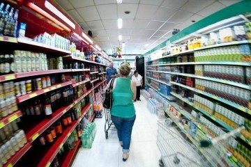 Isolados, alimentos e bebidas representam quase a metade do resultado do índice mensal -  (crédito: Arquivo/Agência Brasil)
