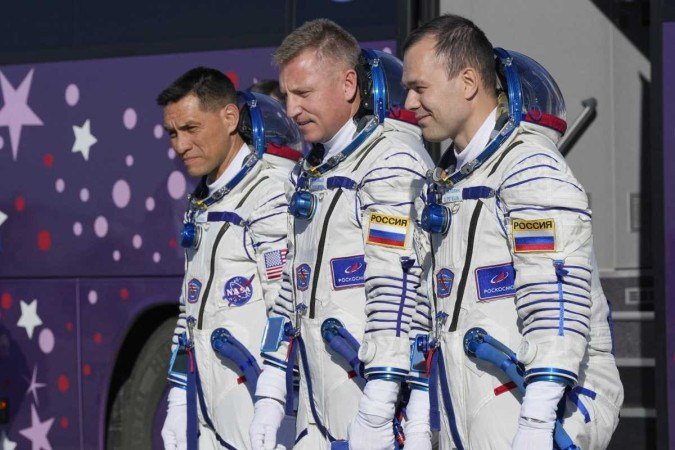 O astronauta Frank Rubio bateu o recorde da missão mais longa em órbita realizada por um americano, ando mais de 355 dias a bordo da Estação Espacial Internacional - (crédito: Dmitry LOVETSKY / POOL / AFP) O astronauta Frank Rubio bateu o recorde da missão mais longa em órbita realizada por um americano, ando mais de 355 dias a bordo da Estação Espacial Internacional - (crédito: Dmitry LOVETSKY / POOL / AFP)