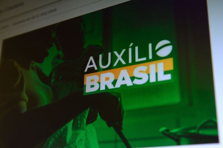 Auxílio Brasil: beneficiários com NIS de final 3 recebem parcela nesta quarta