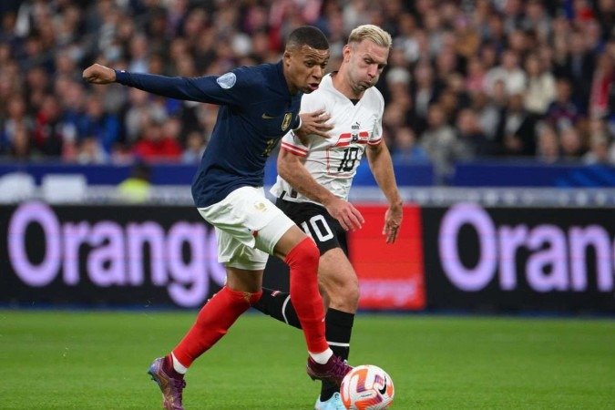 Para salvar a França do rebaixamento à Liga B da Nations League, Mbappé anotou um belo gol no Stade de , abrindo o placar contra a Áustria - (crédito: AFP) Para salvar a França do rebaixamento à Liga B da Nations League, Mbappé anotou um belo gol no Stade de , abrindo o placar contra a Áustria - (crédito: AFP)
