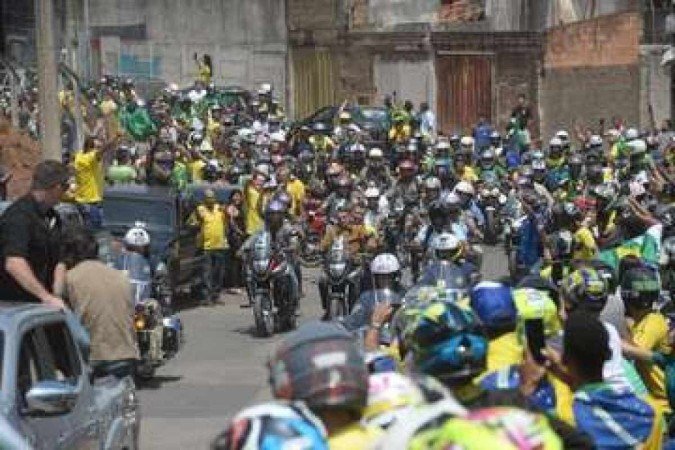 Presidente participa de motociata em Divinópolis; em seguida, parte para Contagem, cidade da região metropolitana de Belo Horizonte
- (crédito: Túlio Santos/EM/DA Press) Presidente participa de motociata em Divinópolis; em seguida, parte para Contagem, cidade da região metropolitana de Belo Horizonte
- (crédito: Túlio Santos/EM/DA Press)
