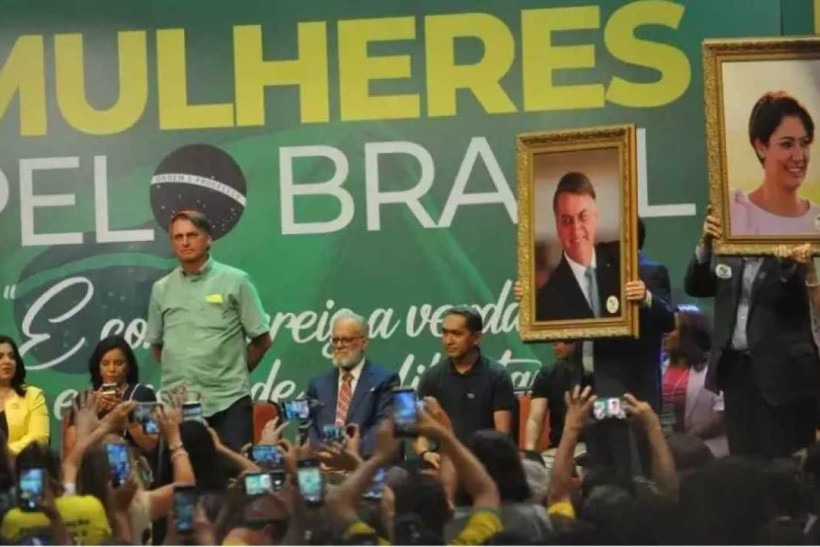 Convidada por Bolsonaro, Damares hesita sobre concorrer ao Senado, Política