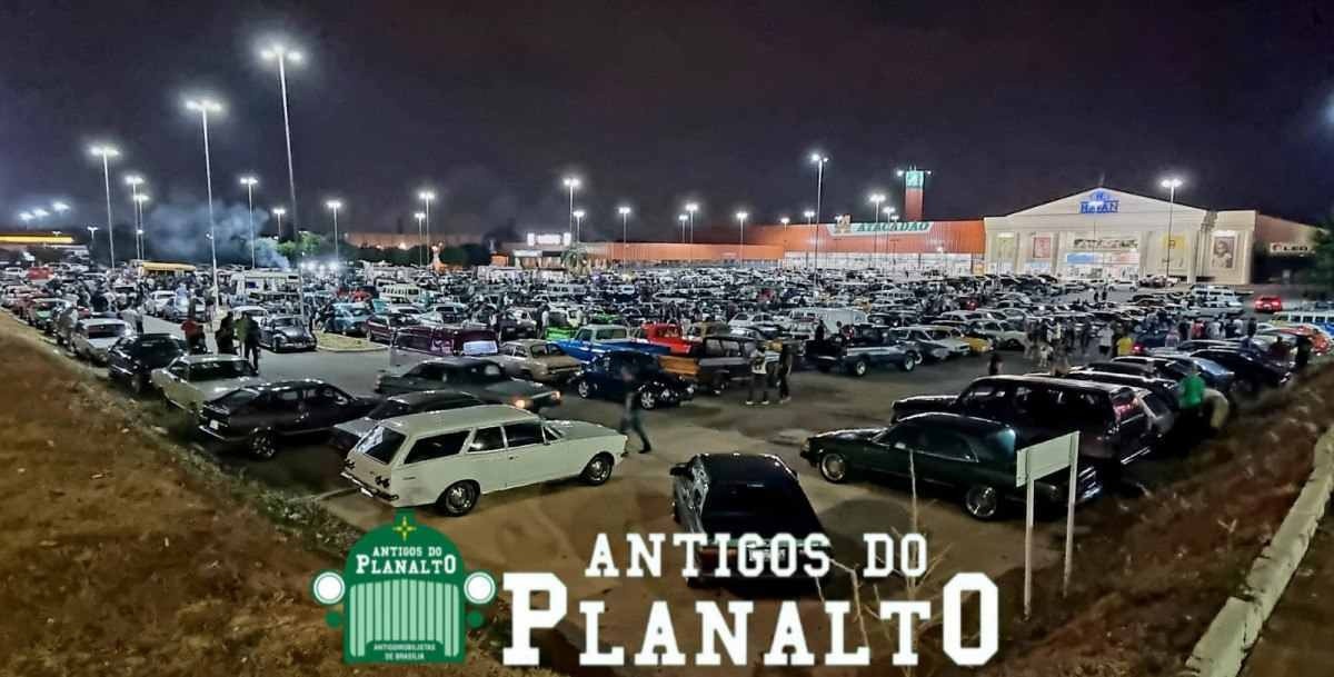 Exposição de carros antigos realiza último encontro do ano amanhã (27/9)