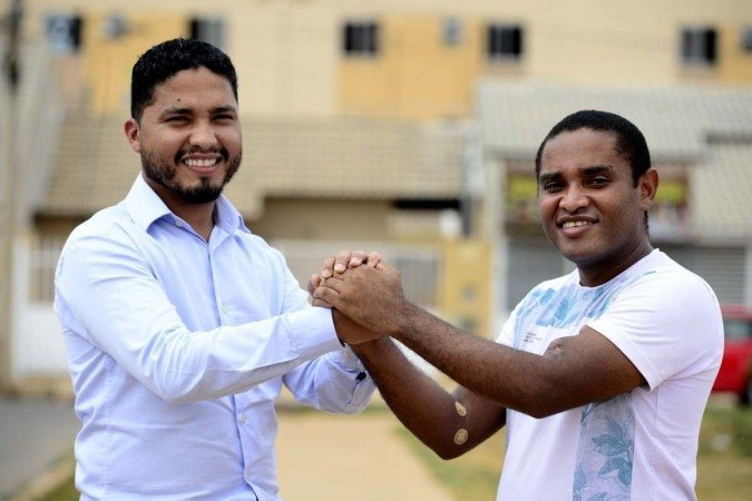 Daniel Pereira Barbosa (esquerda), 37 anos, conta que foi uma alegria poder ajudar o irmão, Darlan, 35, com a doação de um rim - (crédito: Marcelo Ferreira/CB/D.A Press) Daniel Pereira Barbosa (esquerda), 37 anos, conta que foi uma alegria poder ajudar o irmão, Darlan, 35, com a doação de um rim - (crédito: Marcelo Ferreira/CB/D.A Press)