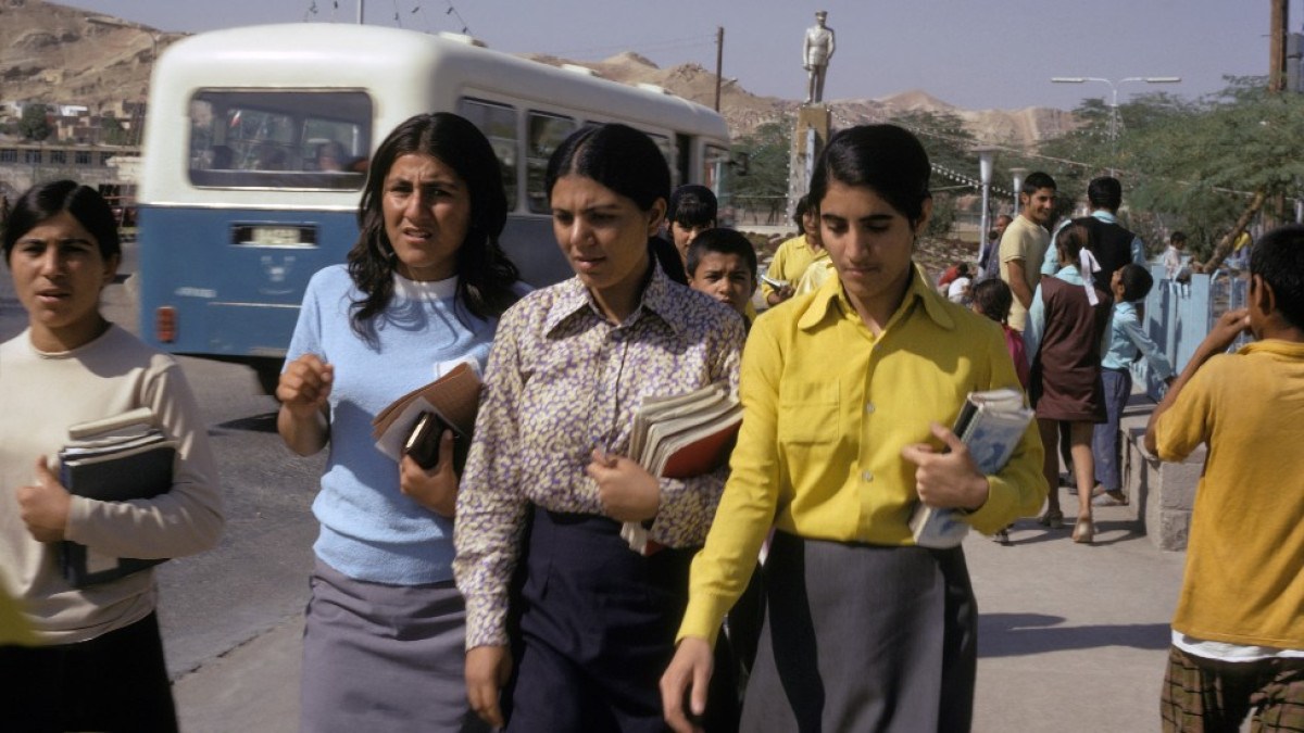 Como era a vida das mulheres no Irã antes da Revolução Islâmica foto