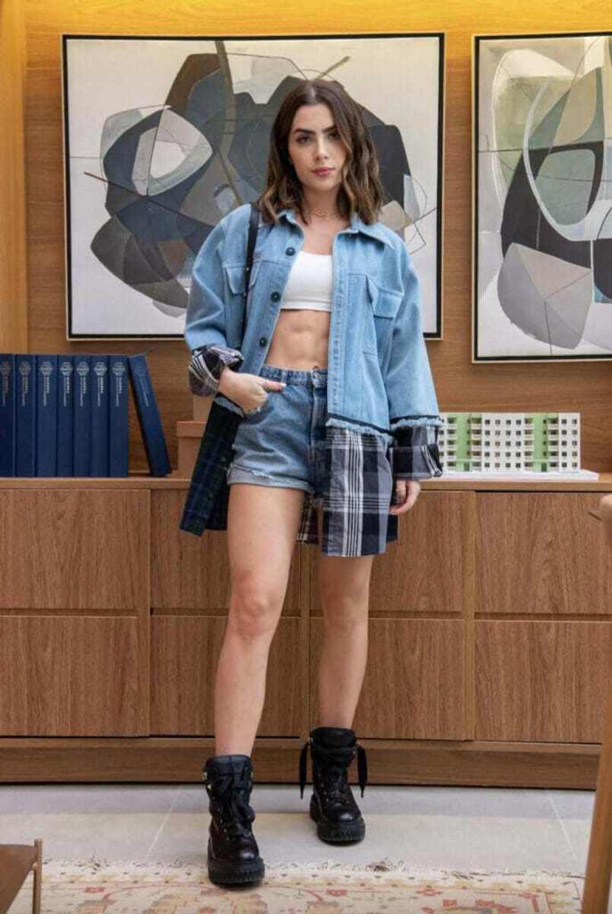 Chiara (Jade Picon) em Travessia