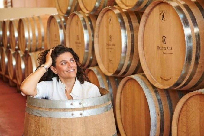 Historiadora e especialista em marketing pol&iacute;tico, Fernanda Zuccaro abriu m&atilde;o de tudo no Brasil para se tornar fabricante de vinhos em Portugal. Sua empresa exporta para Canad&aacute;, Luxemburgo e Israel