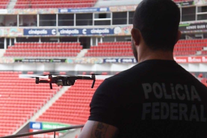  28/09/2022. Crédito: Ed Alves/CB. Cidades. Brasil. Brasília - DF.  Policia Federal faz demonstração com drones para fiscalização - Eleições 2022. Representantes do TRE  e o Presidente Roberval Belinati. 