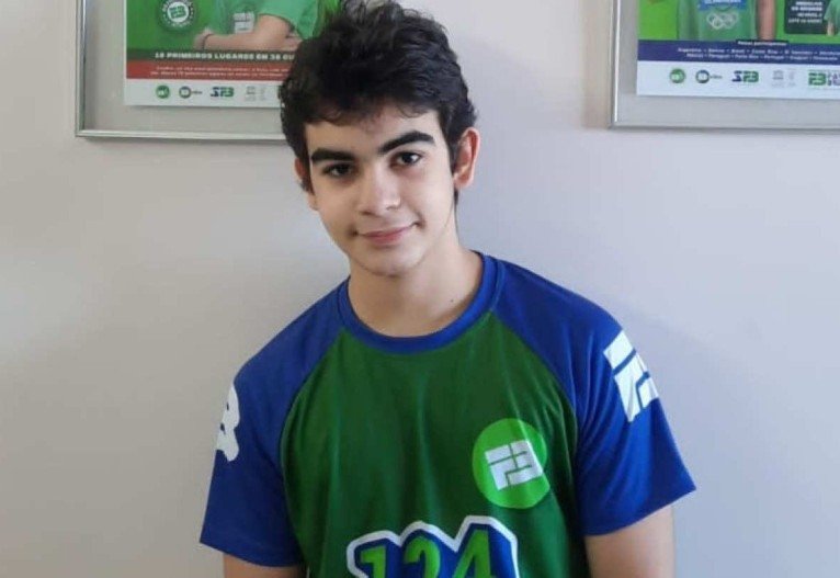 Mais jovem aprovado no ITA opta por cursar direito na UFJF