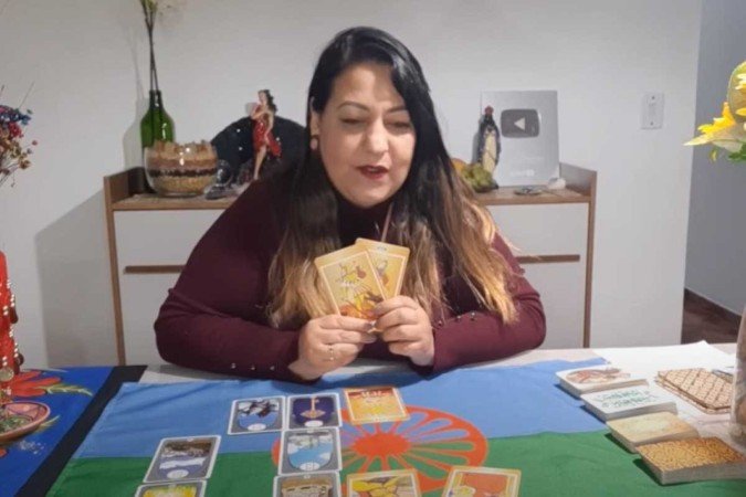 Sulamita diz ainda que a morte do presidente ucraniano pode ocorrer ainda esse mês - (crédito: Reprodução/Youtube Luz de Cigana Sulamita) Sulamita diz ainda que a morte do presidente ucraniano pode ocorrer ainda esse mês - (crédito: Reprodução/Youtube Luz de Cigana Sulamita)