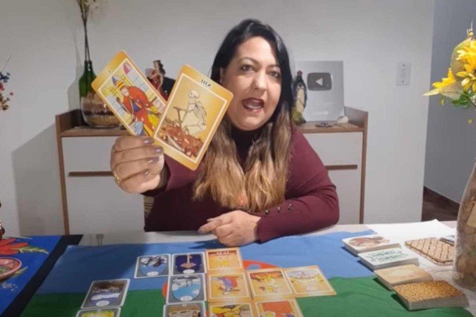 Segundo a Cigana, a saída de Francisco não causará confusão - (crédito: Reprodução/Youtube Luz de Cigana Sulamita - OFICIAL) Segundo a Cigana, a saída de Francisco não causará confusão - (crédito: Reprodução/Youtube Luz de Cigana Sulamita - OFICIAL)