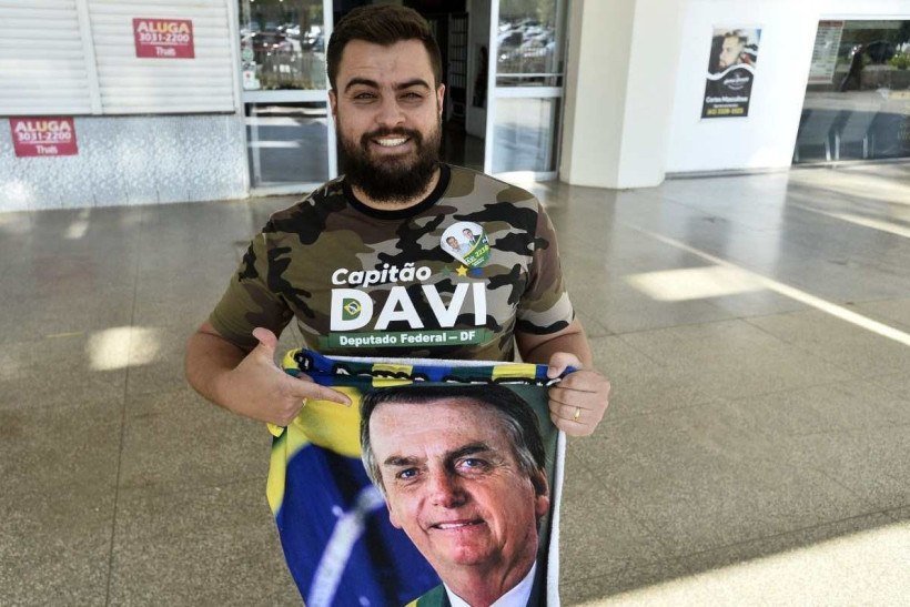  30/09/2022. Cr&eacute;dito: Minervino J&uacute;nior/CB/D.A Press. Brasil.  Brasilia - DF. Elei&ccedil;&otilde;es 2022. Eleitor do candidato Bolsonaro no Bras&iacute;lia R&aacute;dio Center. Guilherme Guaran&aacute;.