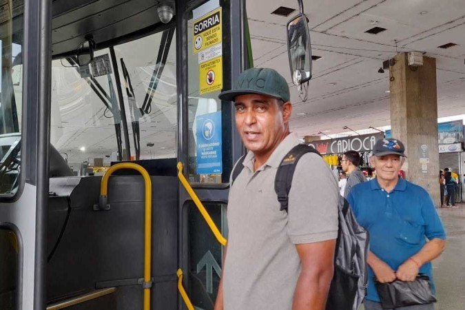 Luciano esperou por meia-hora a chegada do ÃŽnibus para o Cruzeiro e atrasou-se para o trabalho