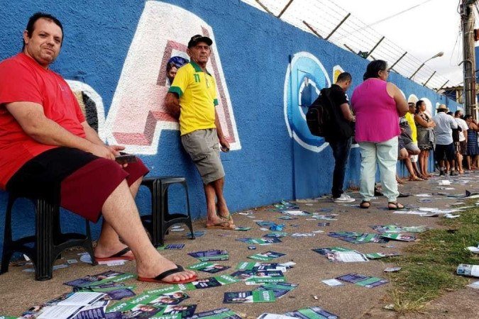 O estoquista Junio Rodrigues, 38 anos, chegou por volta das 6h40 no local para votar - (crédito: Carlos Vieira/CB/D.A Press) O estoquista Junio Rodrigues, 38 anos, chegou por volta das 6h40 no local para votar - (crédito: Carlos Vieira/CB/D.A Press)