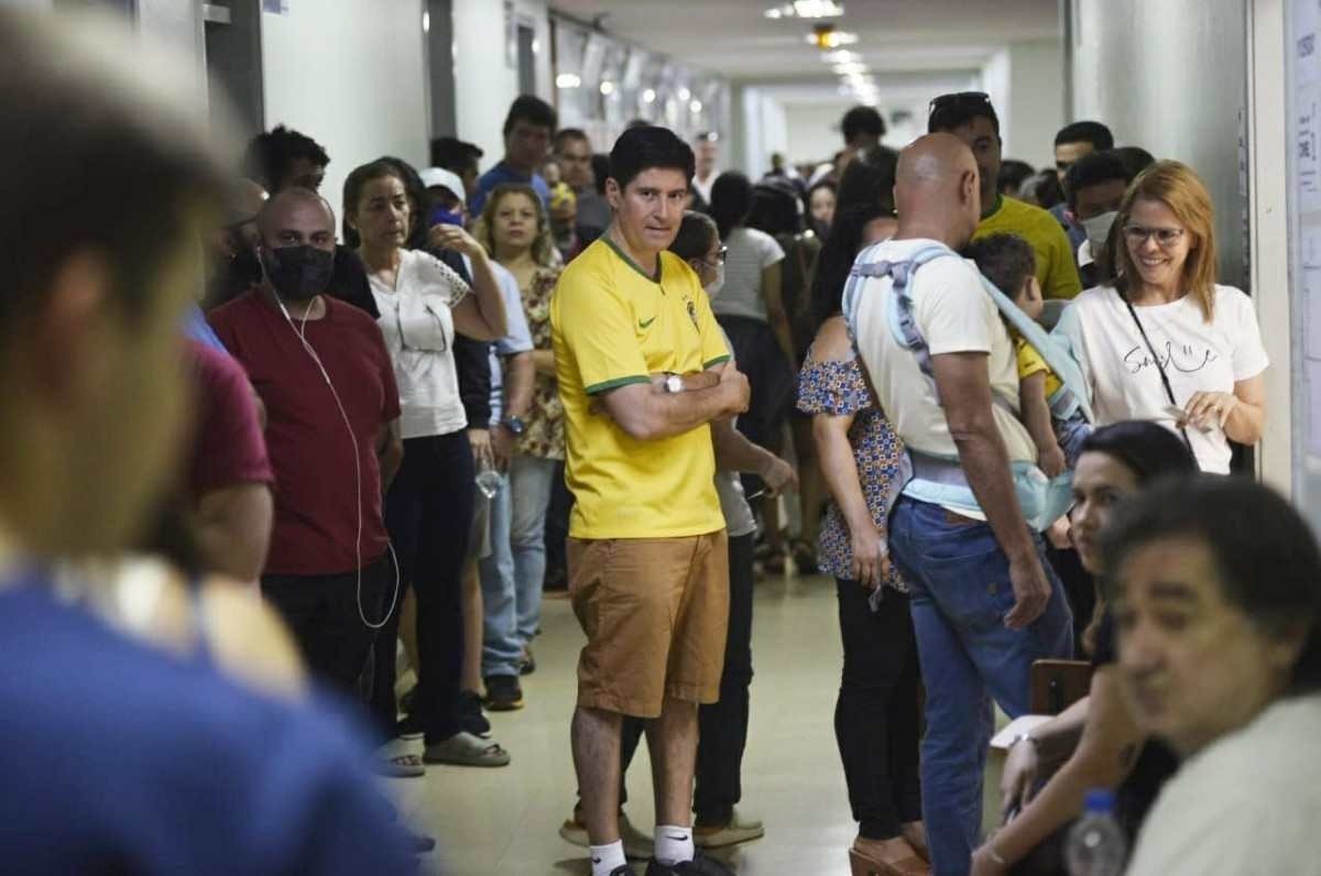 Filas no Elefante Branco, na Asa Sul, têm espera de 4 horas