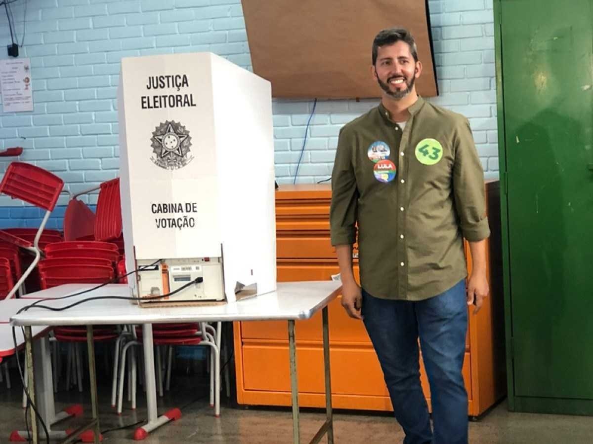 Na fila de votação, Damares diz que recebeu ameaças de morte