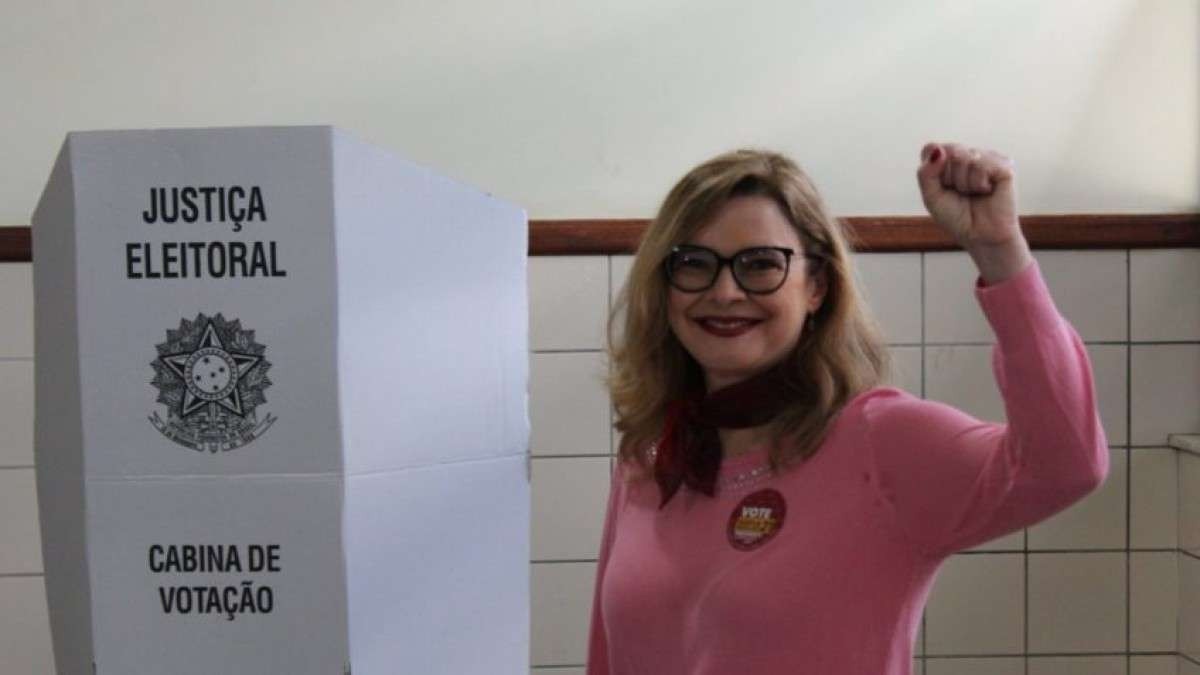 Candidata à Presidência, Sofia Manzano vota na Bahia