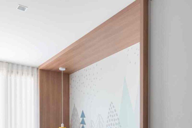 O papel de parede dá personalidade ao quarto 