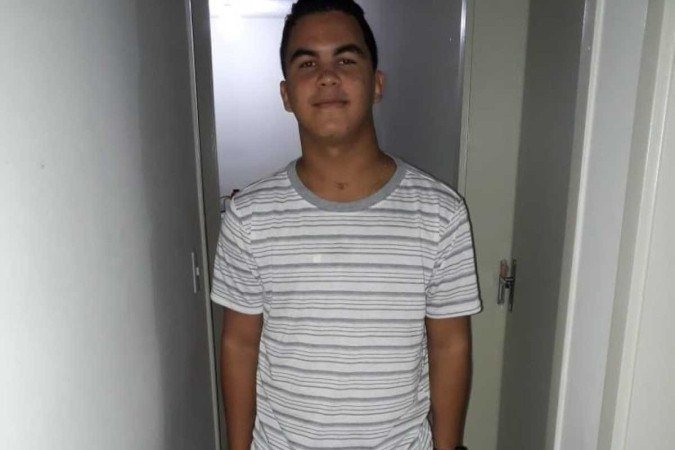 João Bernardo, de 21 anos, 
está em busca de uma vaga