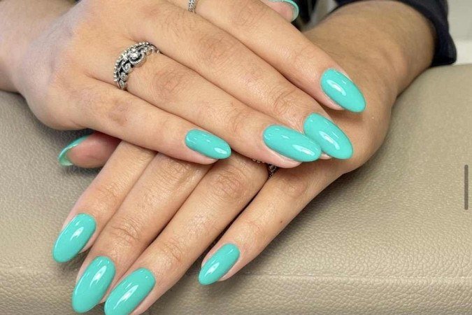 Unhas coloridas (verde) 