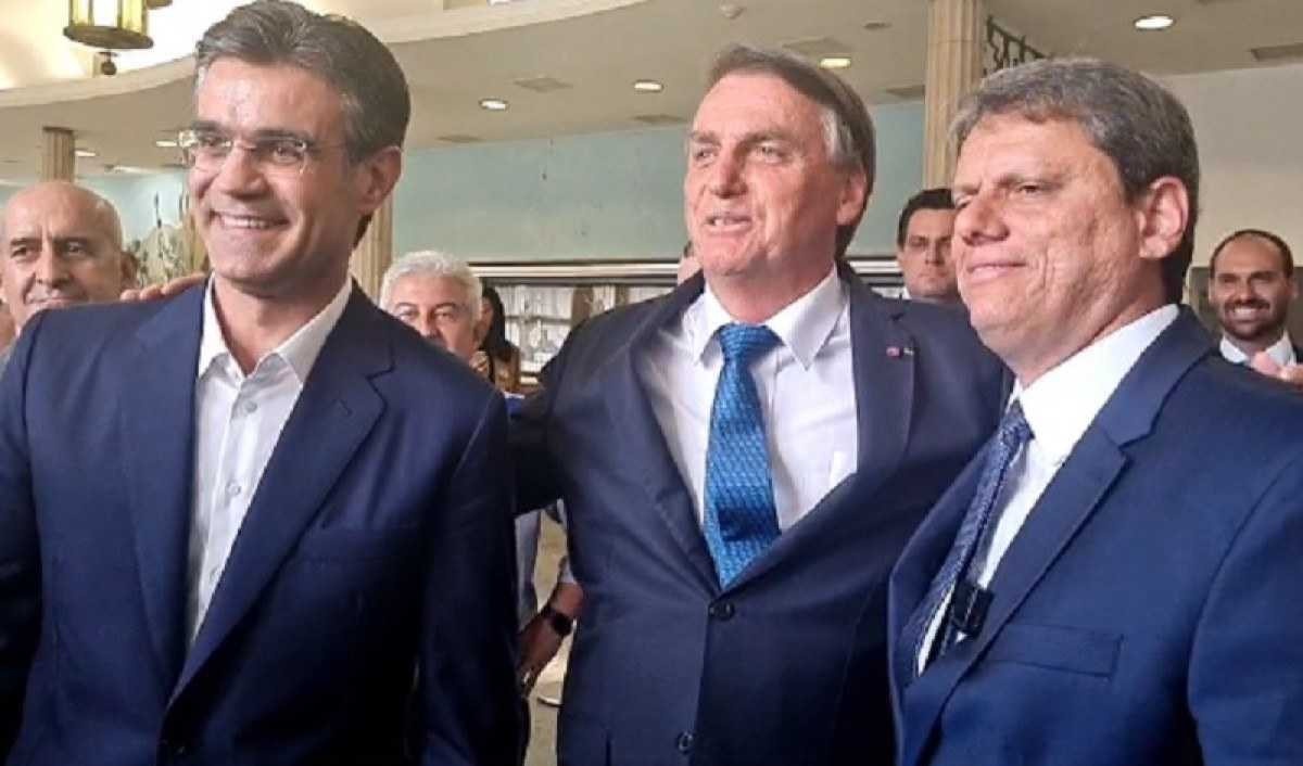 Derrotado em 1º turno, Garcia anuncia apoio a Bolsonaro e Tarcísio em São Paulo