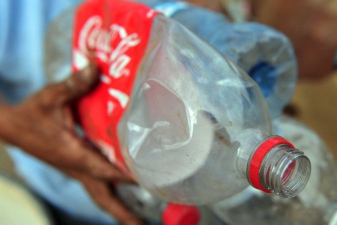 A Coca-Cola produz 200 mil garrafas por minuto.
crédito: HECTOR RETAMAL
- A Coca-Cola produz 200 mil garrafas por minuto.
crédito: HECTOR RETAMAL
-