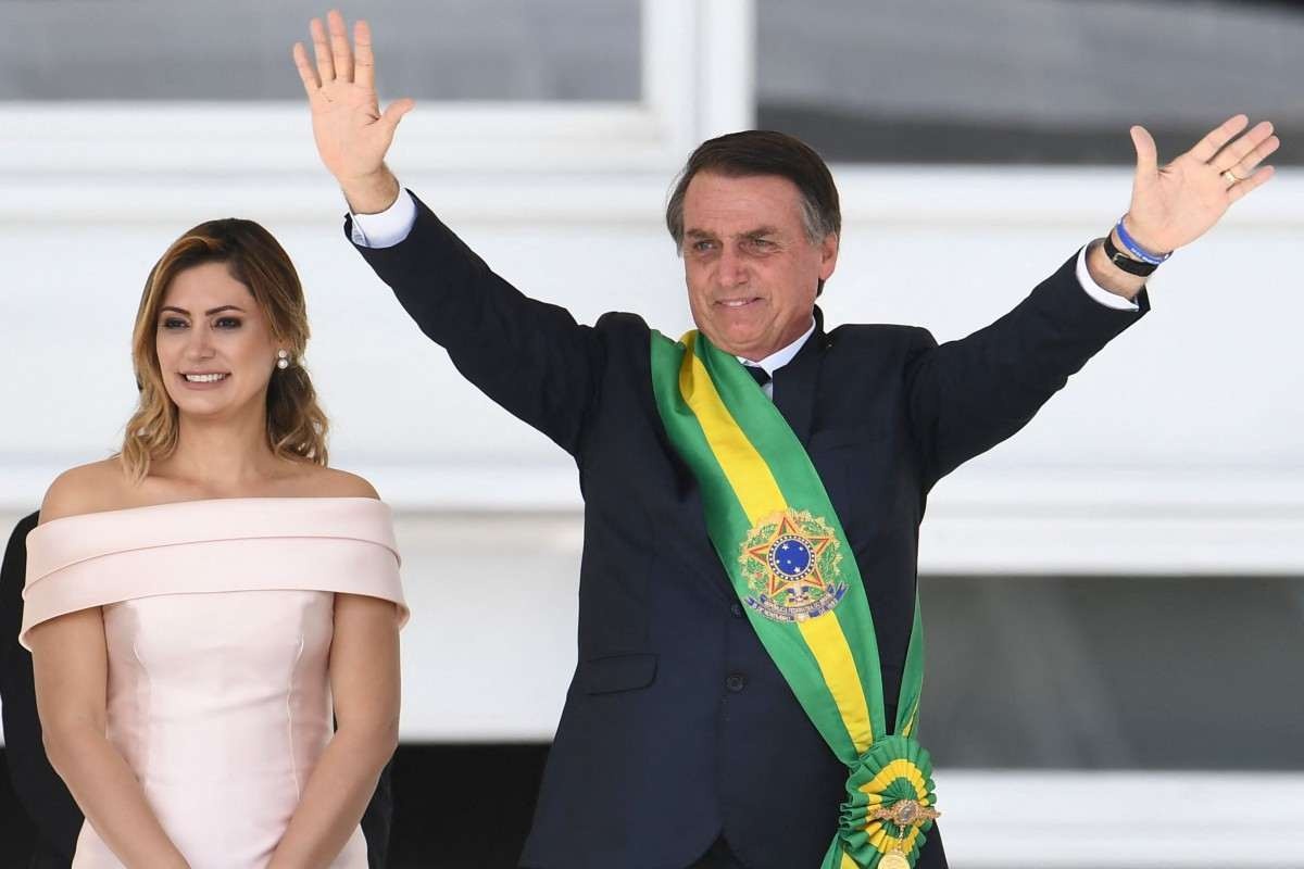 Saiba o que acontece caso Bolsonaro não passe a faixa presidencial a Lula