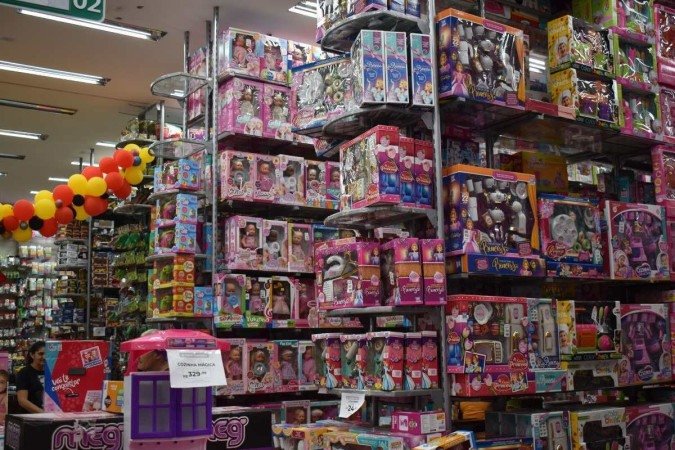 No SIA, lojas com produtos sazonais estão lotadas de brinquedos - (crédito: Mariana Lins/Esp. CB/D.A Press) No SIA, lojas com produtos sazonais estão lotadas de brinquedos - (crédito: Mariana Lins/Esp. CB/D.A Press)
