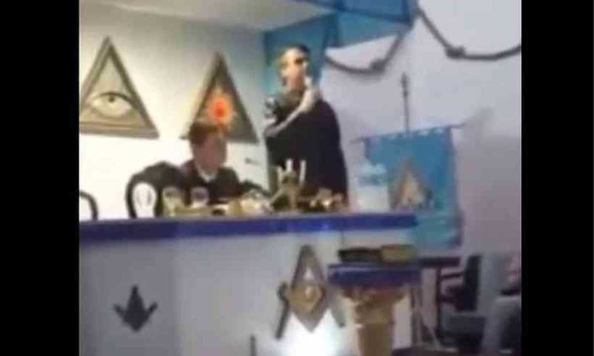 Bolsonaro em templo de ma&ccedil;onaria. 