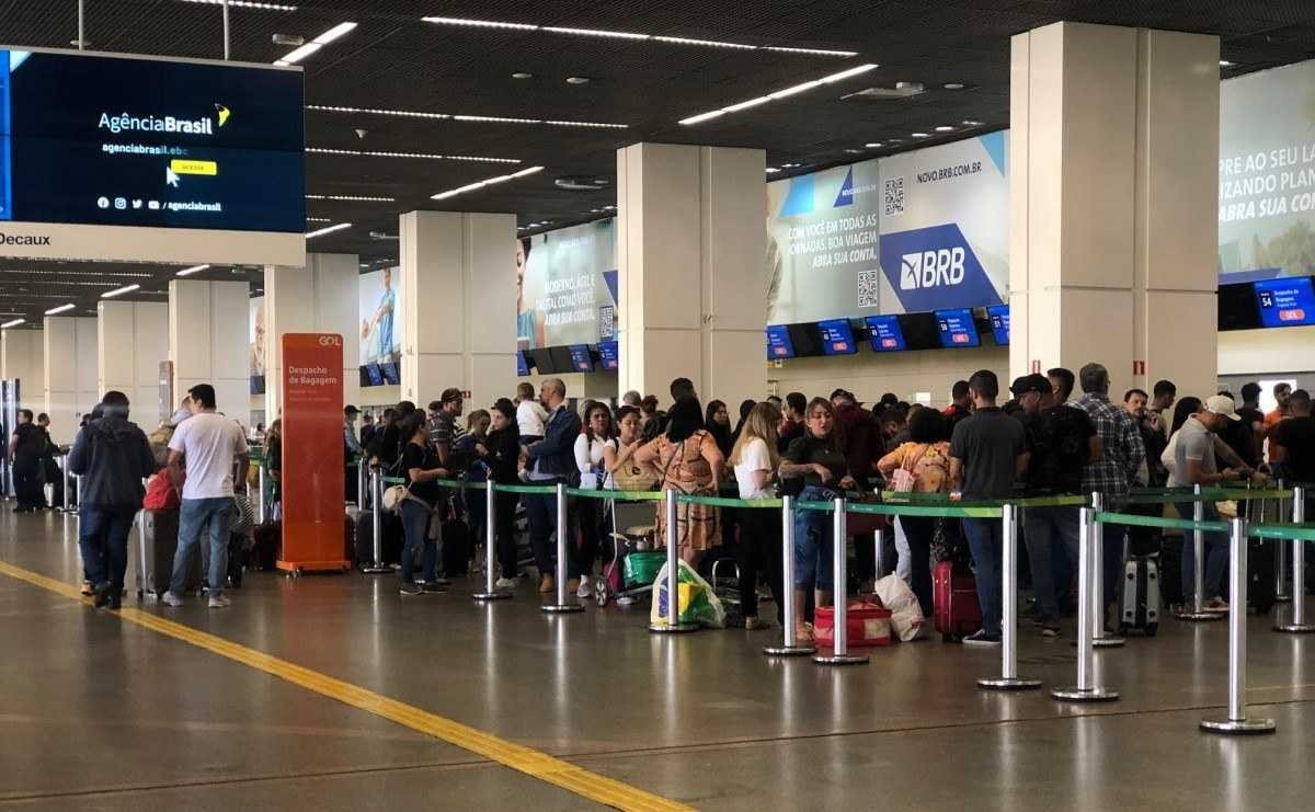 Fluxo no aeroporto deve chegar a 180 mil passageiros no feriado