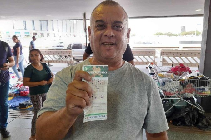 Duas apostas da Mega-Sena acertam os seis números e dividem prêmio de R$  317 milhões - Negócios - Diário do Nordeste