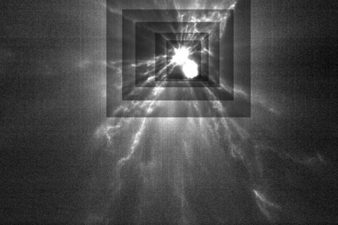 Esta imagem do LICIACube da ASI mostra as plumas de material ejetado fluindo do asteroide Dimorphos após a missão Double Asteroid Redirect Test, ou DART, da NASA, causar impacto com ele em 26 de setembro de 2022. Cada retângulo representa um nível diferente de contraste para melhor ver estrutura fina nas plumas
