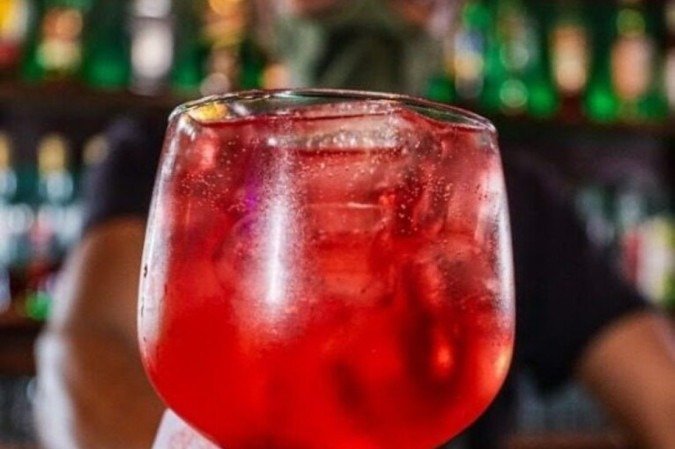 Drinks inspirados no Natal são alternativas interessantes para se tomar durante a ceia de Natal - (crédito: Jungle Bar/Divulgação) Drinks inspirados no Natal são alternativas interessantes para se tomar durante a ceia de Natal - (crédito: Jungle Bar/Divulgação)