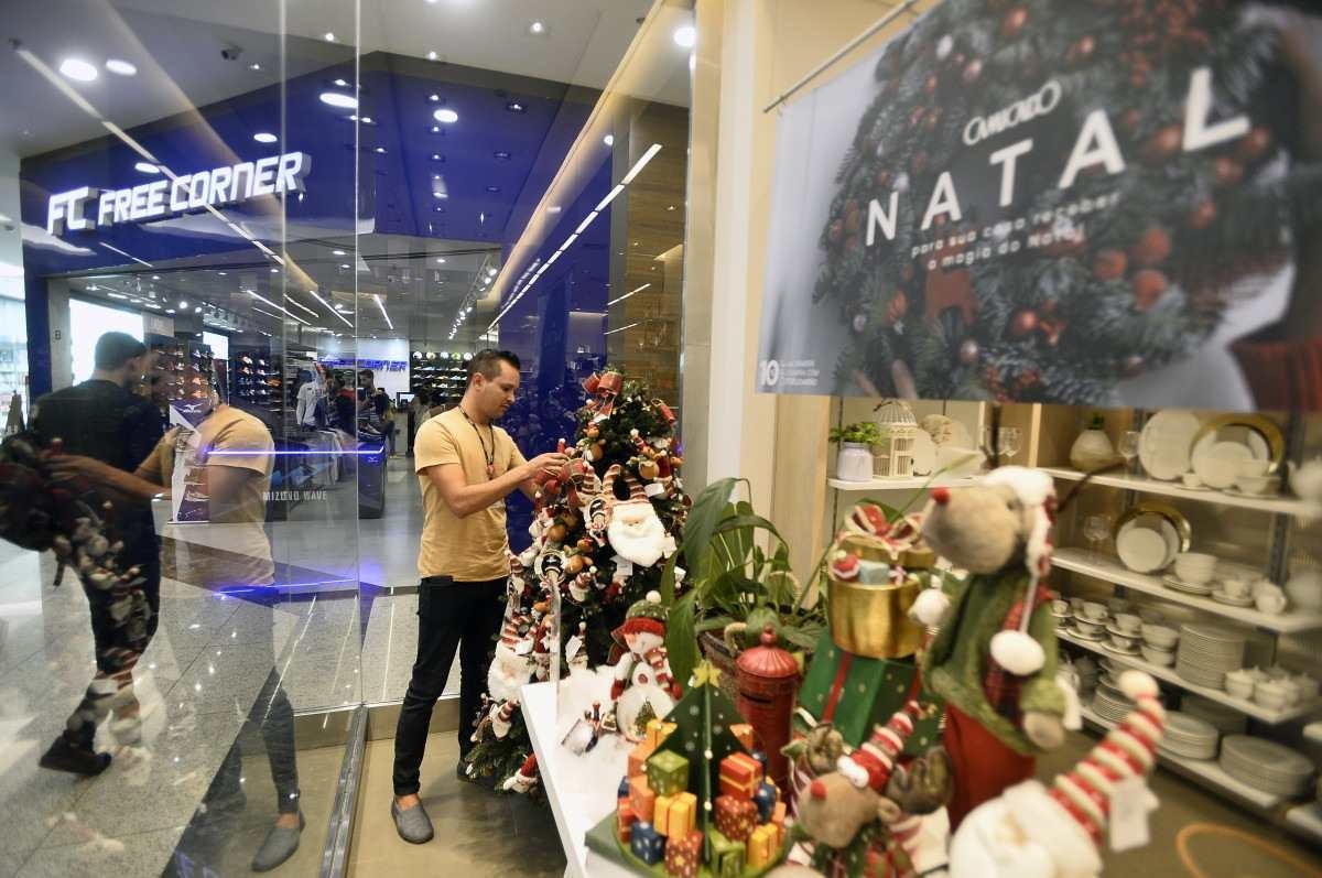 CNC projeta maior oferta de vagas temporárias para o Natal em nove anos