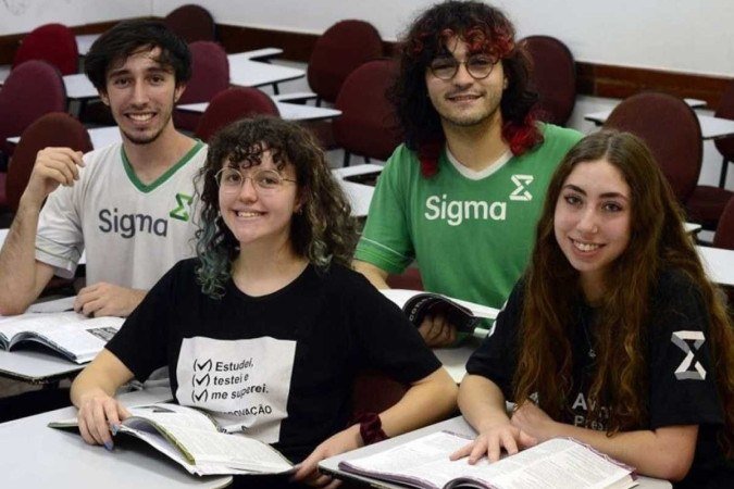 Alunos de Centro Educacional Sigma dão dicas preciosas para otimizar o tempo e alcançar melhores resultados nas provas do Exame nacional do Ensino Médio - (crédito: Marcelo Ferreira/CB/D.A Press) Alunos de Centro Educacional Sigma dão dicas preciosas para otimizar o tempo e alcançar melhores resultados nas provas do Exame nacional do Ensino Médio - (crédito: Marcelo Ferreira/CB/D.A Press)