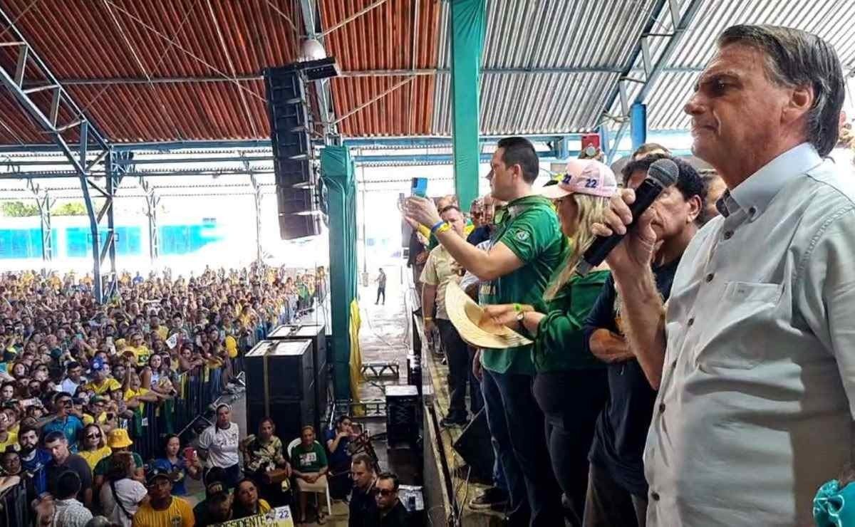 Em Teresina, Bolsonaro desacredita pesquisas e prevê 70 milhões de votos