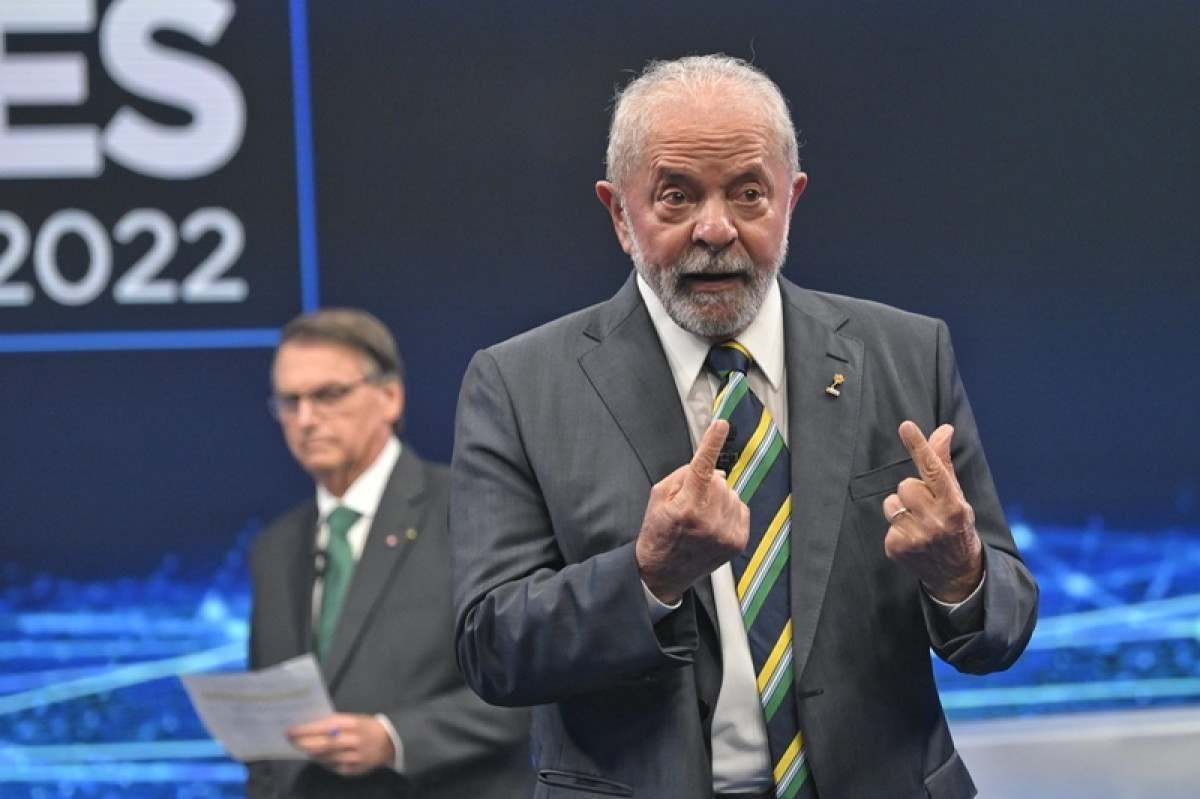 Record fará sabatina com Bolsonaro após Lula decidir não ir ao debate