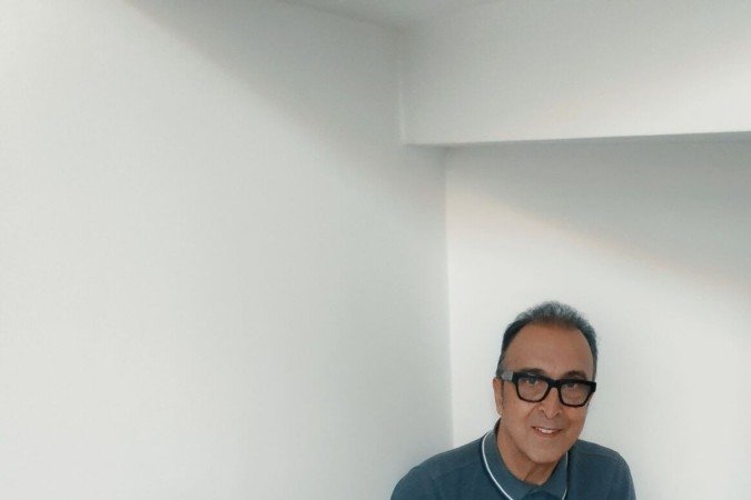  2022. Professor Carlos Oliveira Santos, doutor em Ciências Políticas pela Universidade Nova de Lisboa , Autor de livros sobre Oscar Niemeyer.
      