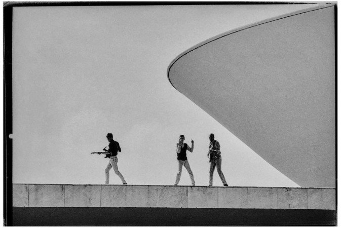 Livro Pós-new Brasília, de Nick Elmoor e Ricardo Junqueira