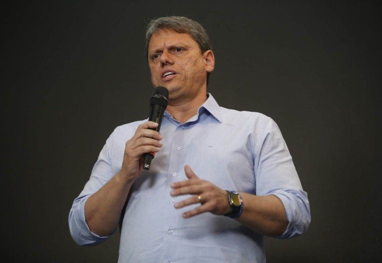 Alesp propõe aumento de 50% no salário de Tarcísio; valor vai a R$ 34,5 mil