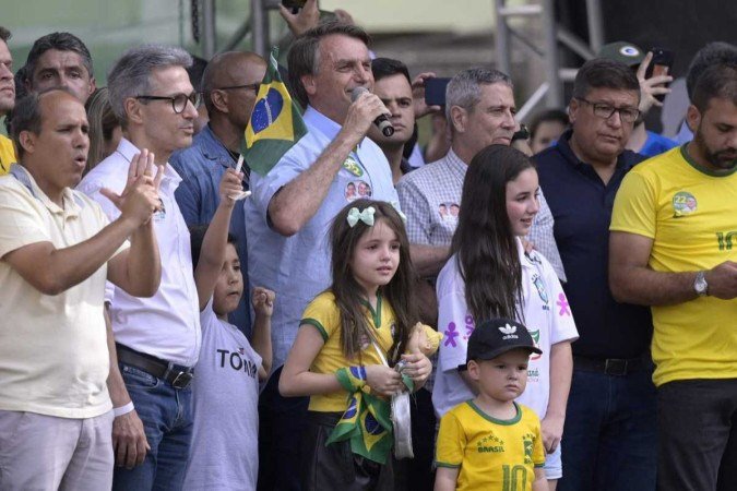 Bolsonaro com Zema, em Minas Gerais - (crédito: Douglas Magno / AFP) Bolsonaro com Zema, em Minas Gerais - (crédito: Douglas Magno / AFP)