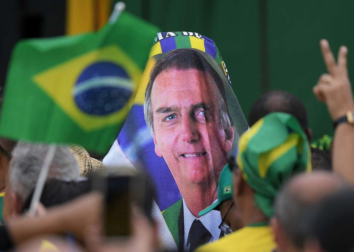 No último dia de comício, Bolsonaro se cala sobre TSE e Moraes