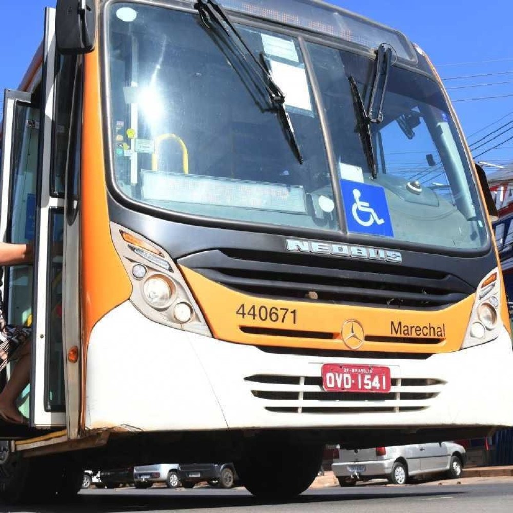 Linhas de ônibus terão reforço com o jogo do Brasil na Copa nesta