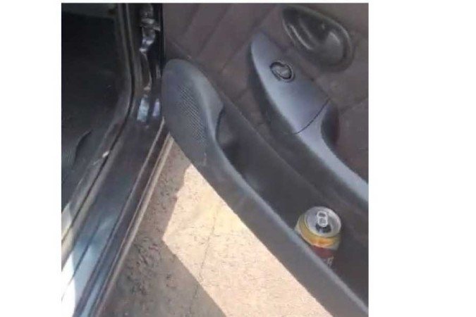 No carro do motorista, policiais encontraram uma lata de cerveja aberta - (crédito: Material cedido ao Correio) No carro do motorista, policiais encontraram uma lata de cerveja aberta - (crédito: Material cedido ao Correio)