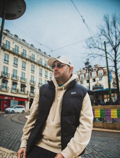 Coins, em momento de reflex&atilde;o 