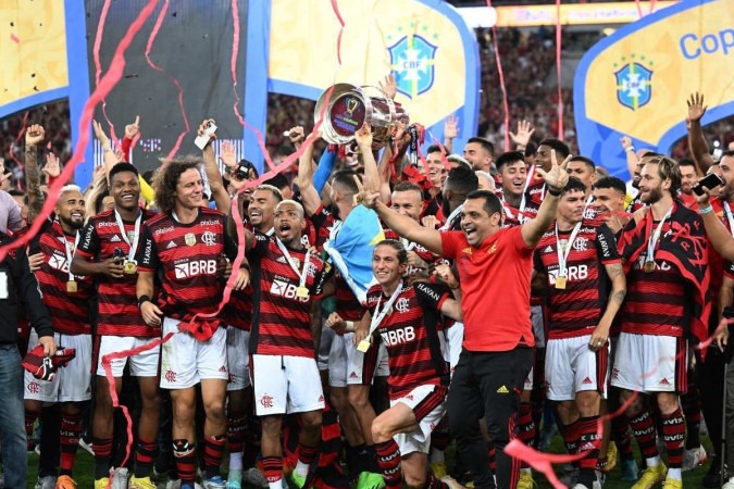 Torcedor do Flamengo devolve ingresso da Libertadores perdido, dá lição de  vida e faz campanha por cortesia: 'Queria esse presente', Flamengo