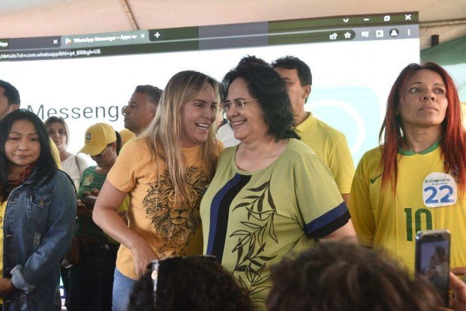 Visita da Senadora eleita Damares Alves e a vice governadora Celina Leão ao Assentamento Acampamento Nova Jerusalém na BR 060. -  (crédito: Minervino Júnior/CB/D.A.Press)