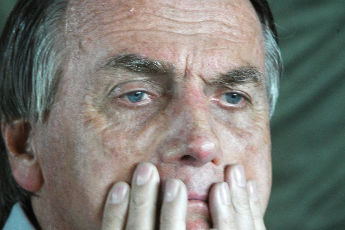 Análise: Denúncia das rádios foi tiro no pé de Bolsonaro