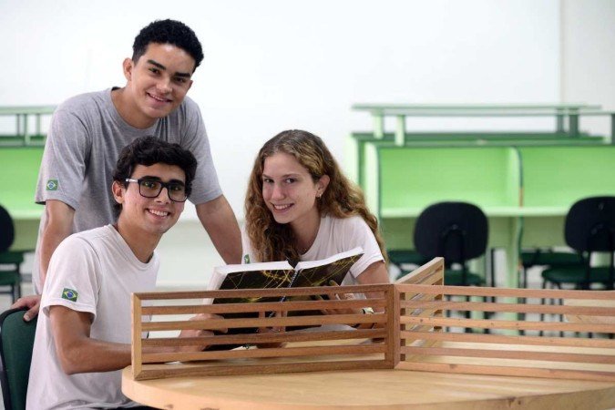 Guilherme Ludwig, Enrico Maimoni e Heda Sayde: escolhas da próxima etapa com ajuda do colégio - (crédito: Marcelo Ferreira/CB/D.A.Press) Guilherme Ludwig, Enrico Maimoni e Heda Sayde: escolhas da próxima etapa com ajuda do colégio - (crédito: Marcelo Ferreira/CB/D.A.Press)
